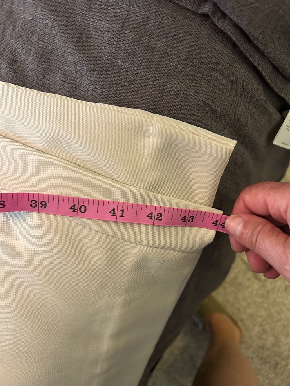 Banana Republic Cream High-Rise Pleated Wide-Leg Pants - Picture 9 of 9